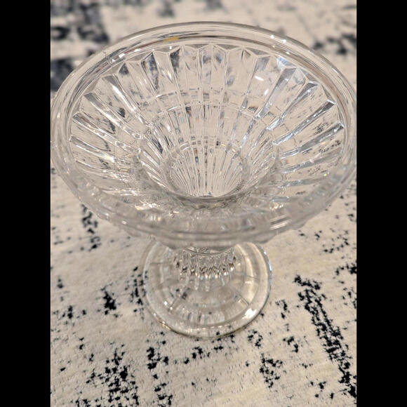 Beautiful Elegant Crystal Candlestick Holder-Great Condition. 5.75in Tall - Picture 3 of 7